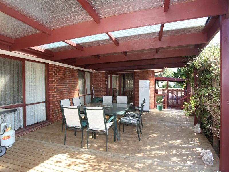 26 Irving Road, Pakenham VIC 3810