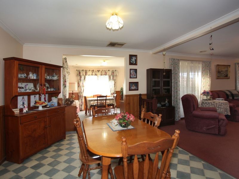 26 Irving Road, Pakenham VIC 3810