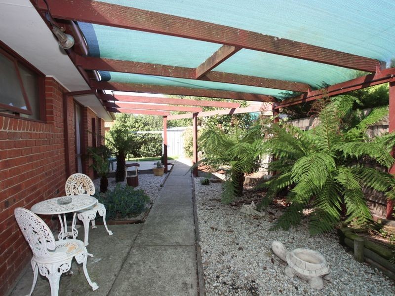 26 Irving Road, Pakenham VIC 3810
