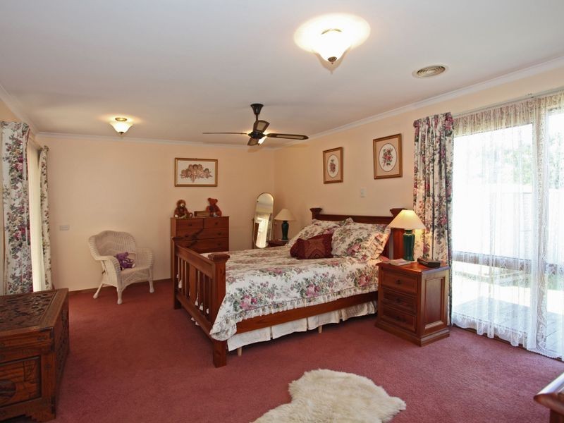 26 Irving Road, Pakenham VIC 3810