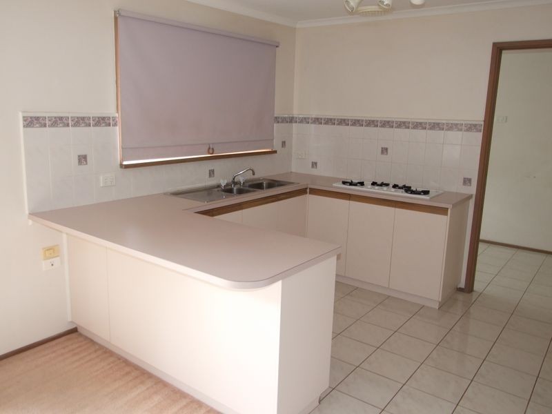 15 Balmoral Way, Pakenham VIC 3810