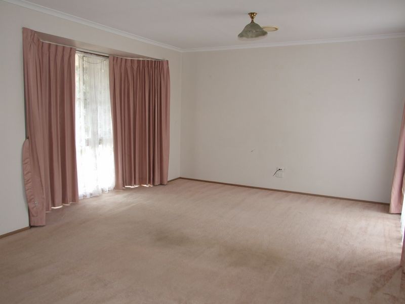 15 Balmoral Way, Pakenham VIC 3810