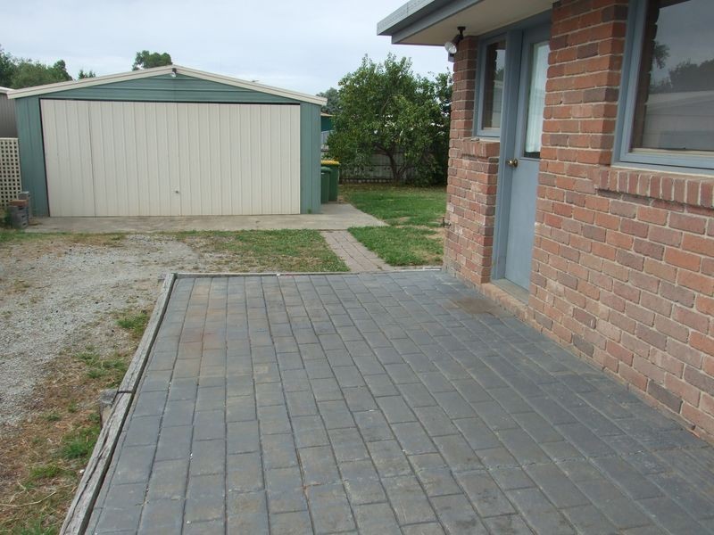 15 Balmoral Way, Pakenham VIC 3810