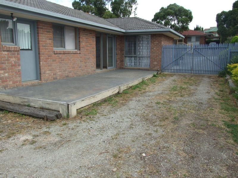 15 Balmoral Way, Pakenham VIC 3810