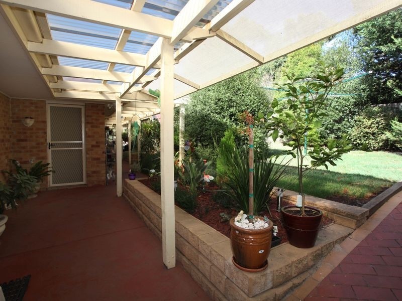 12 Baltaser Drive, Pakenham VIC 3810