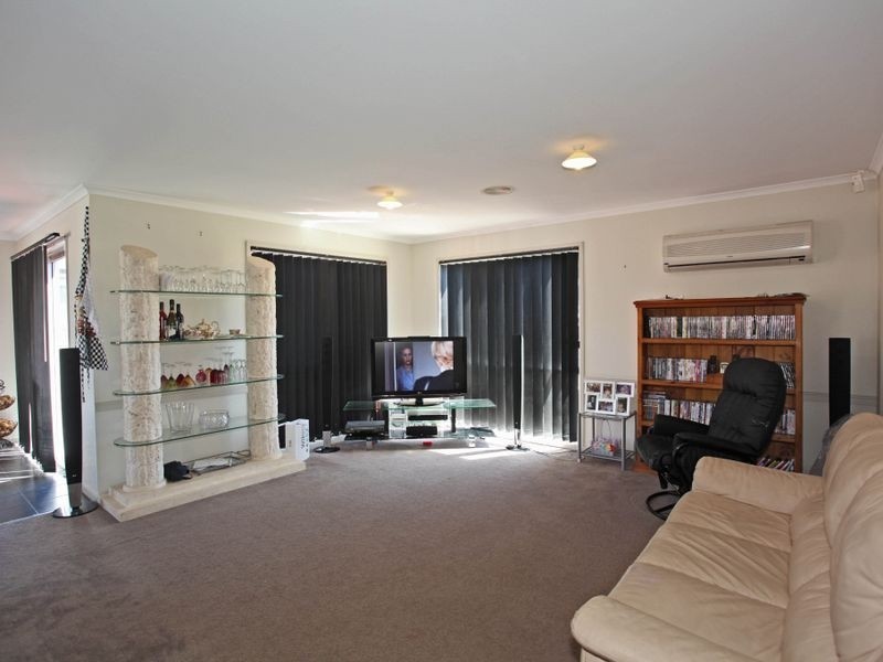 9 Natanya Drive, Pakenham VIC 3810