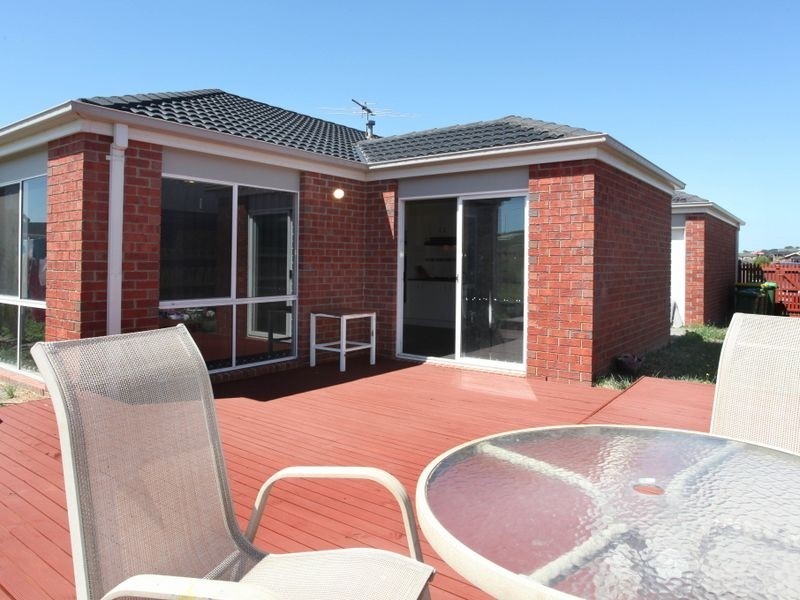 9 Natanya Drive, Pakenham VIC 3810