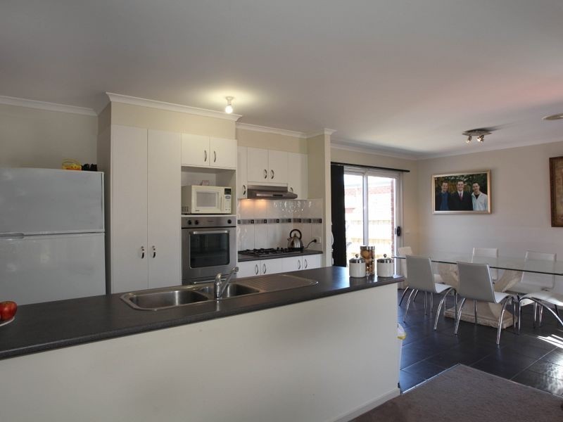 9 Natanya Drive, Pakenham VIC 3810