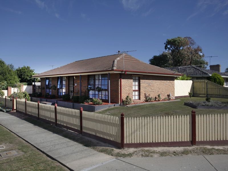 15 Barrington Drive, Pakenham VIC 3810