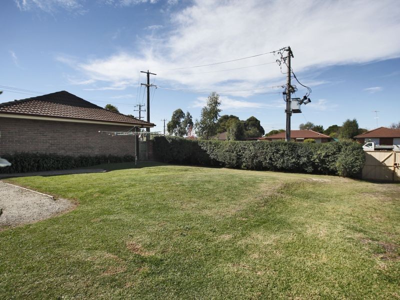 15 Barrington Drive, Pakenham VIC 3810