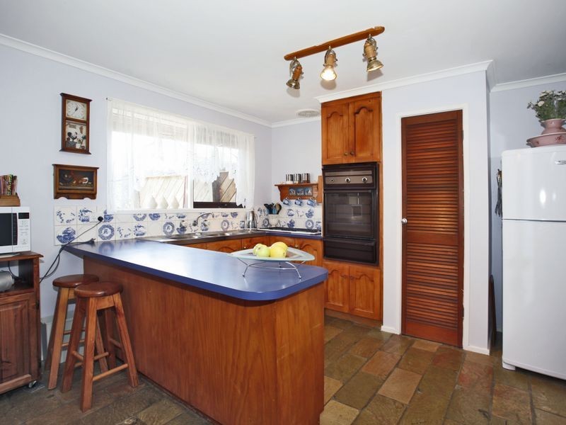 15 Barrington Drive, Pakenham VIC 3810