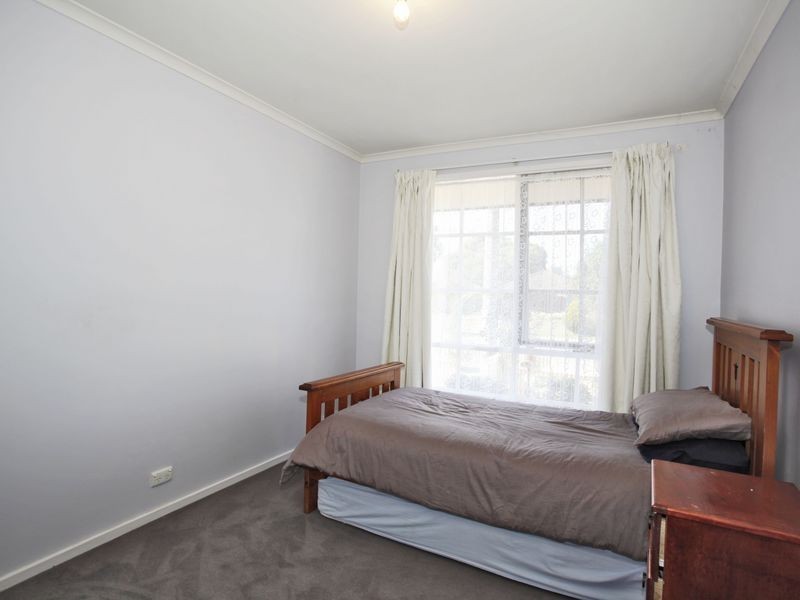 15 Barrington Drive, Pakenham VIC 3810