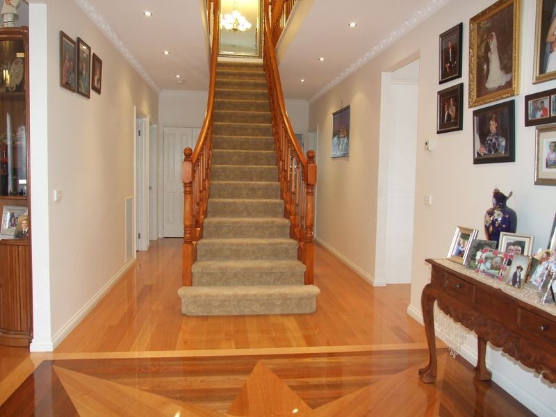 24 Highland Drive, Pakenham VIC 3810