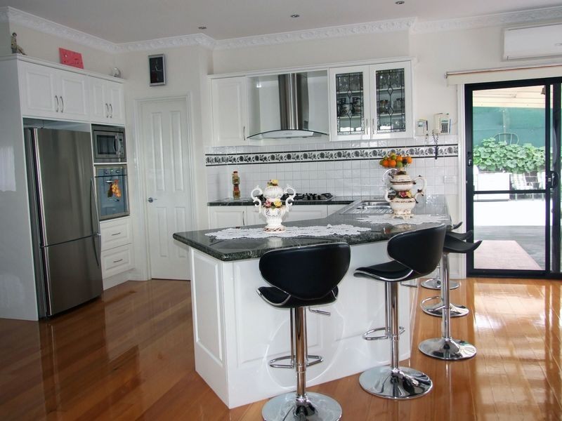 24 Highland Drive, Pakenham VIC 3810