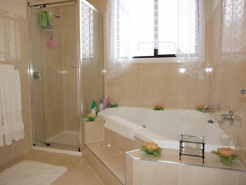 24 Highland Drive, Pakenham VIC 3810