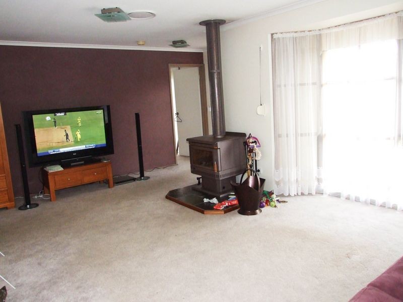 49 Barrington Drive, Pakenham VIC 3810