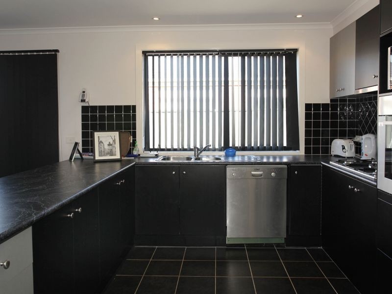 22 Cherry Blossom Chase, Pakenham VIC 3810