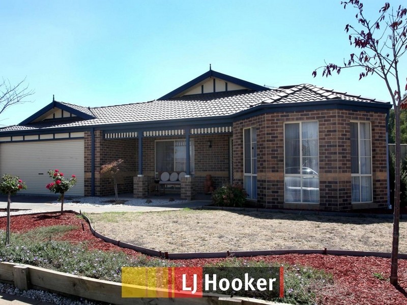 89 Oaklands Way, Pakenham VIC 3810