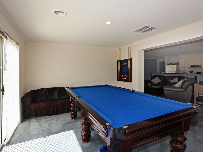 89 Oaklands Way, Pakenham VIC 3810