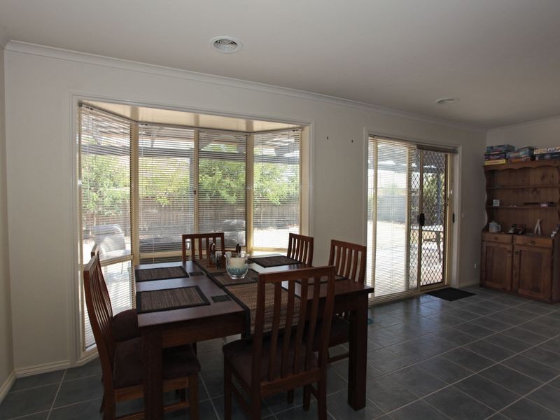 89 Oaklands Way, Pakenham VIC 3810