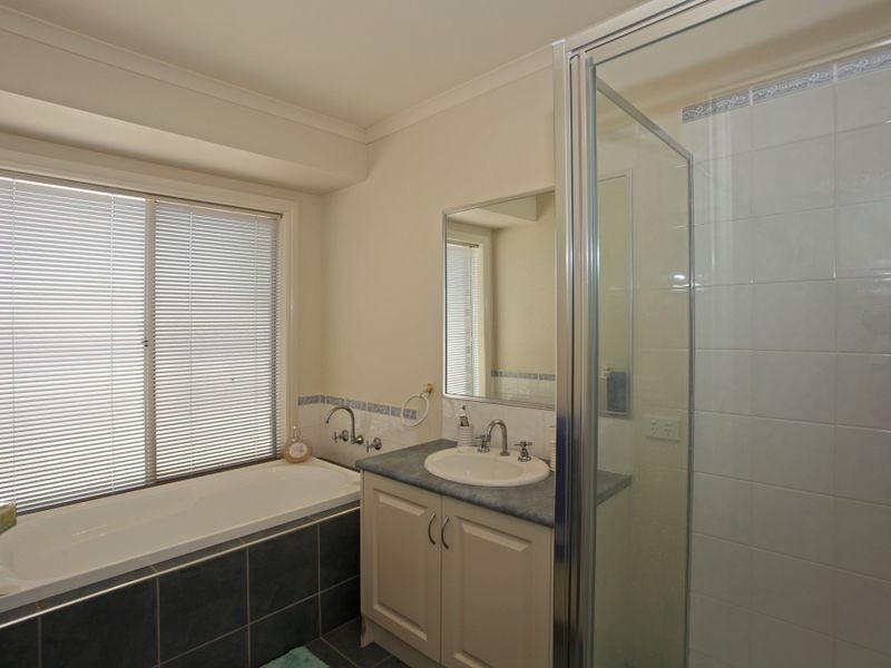 89 Oaklands Way, Pakenham VIC 3810