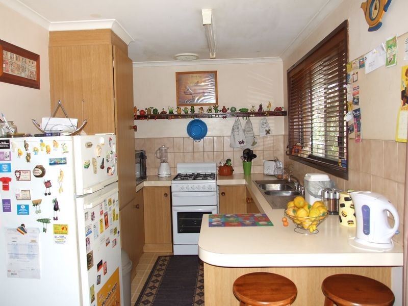 16 Smethurst Avenue, Pakenham VIC 3810