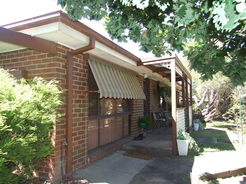 16 Smethurst Avenue, Pakenham VIC 3810