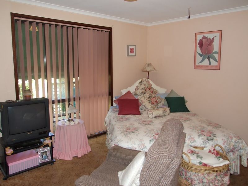 16 Smethurst Avenue, Pakenham VIC 3810