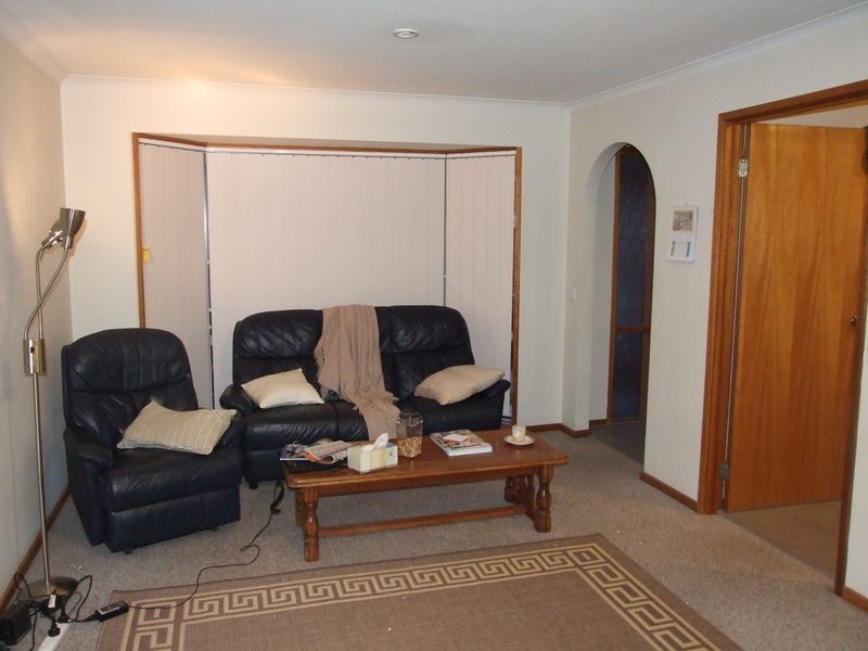 2/13 – 15 Princes Highway, Pakenham VIC 3810