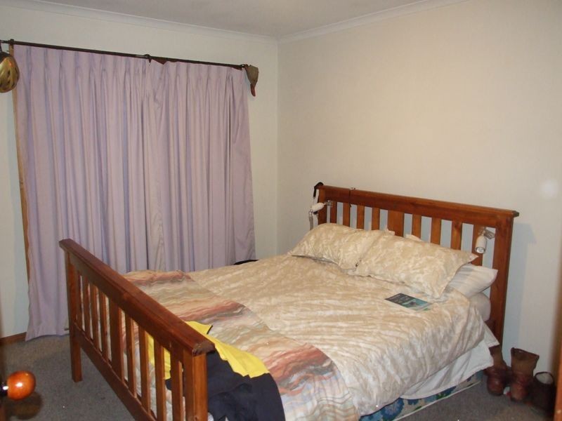 2/13 – 15 Princes Highway, Pakenham VIC 3810