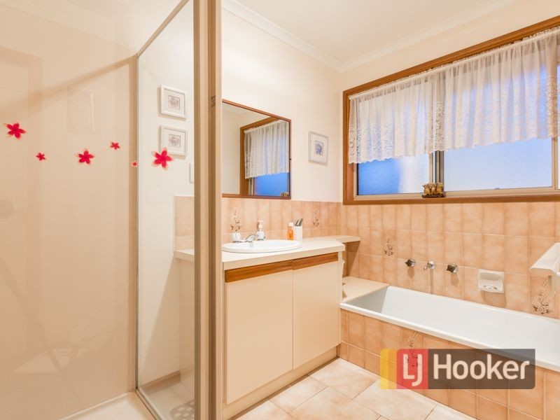 2/9 Tania Court, Pakenham VIC 3810