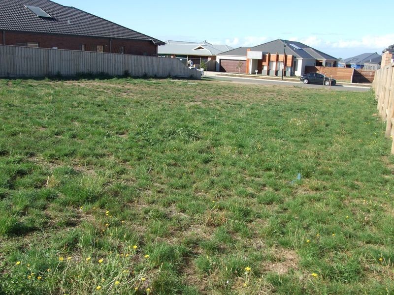 111 Livingstone Boulevard, Pakenham VIC 3810