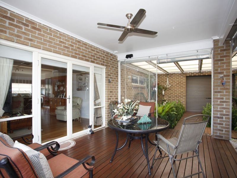 6 Michigan Grange, Pakenham VIC 3810