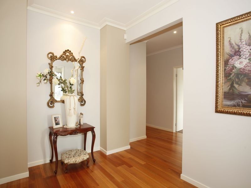 6 Michigan Grange, Pakenham VIC 3810