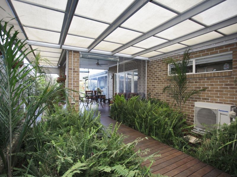 6 Michigan Grange, Pakenham VIC 3810