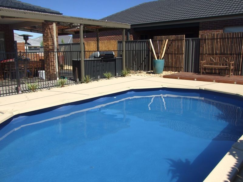 54 Everly Circuit, Pakenham VIC 3810