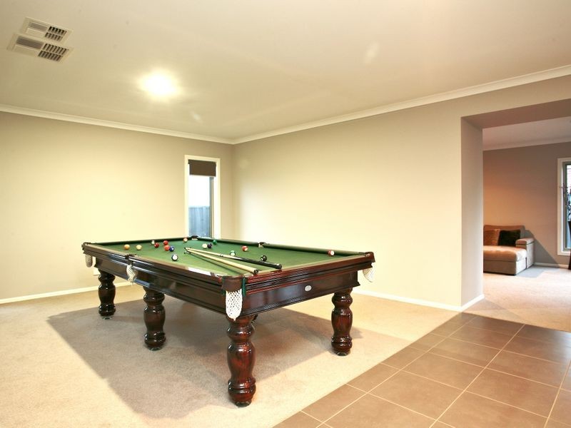 54 Everly Circuit, Pakenham VIC 3810