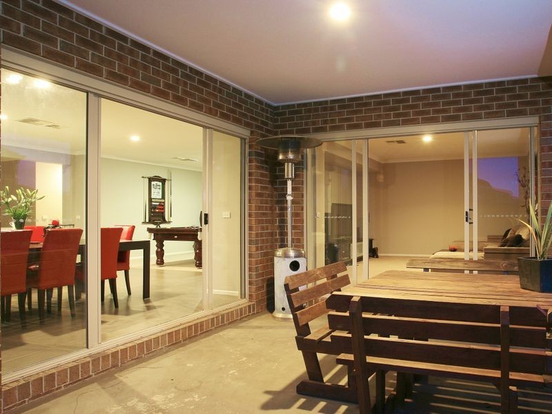 54 Everly Circuit, Pakenham VIC 3810