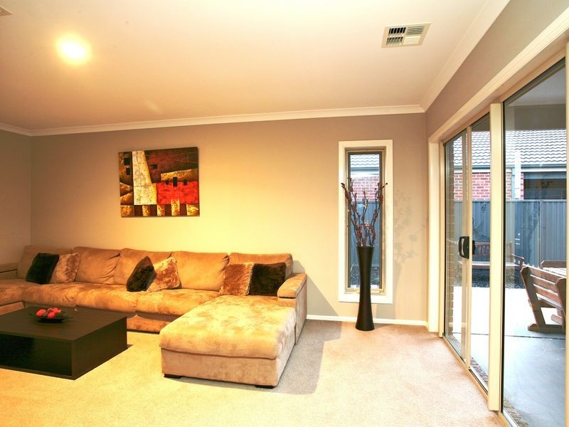 54 Everly Circuit, Pakenham VIC 3810