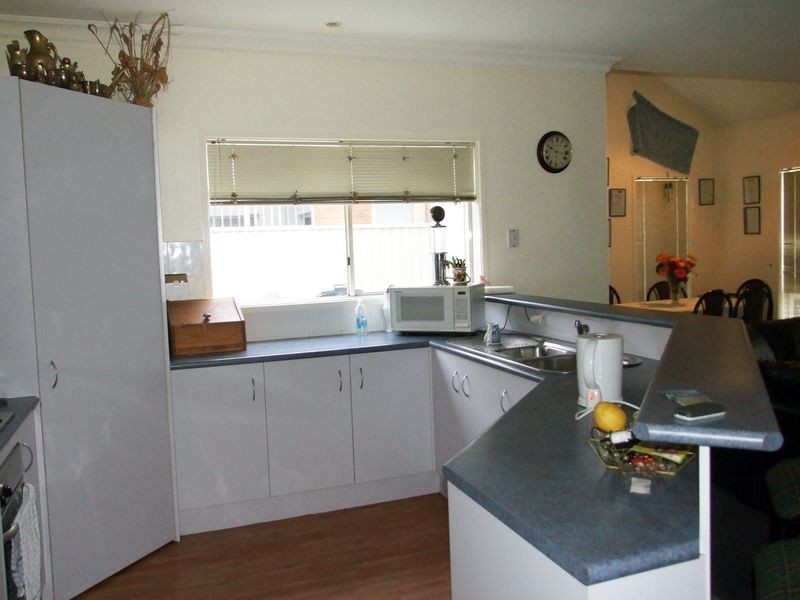 6 St Leonards Way, Pakenham VIC 3810