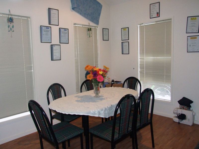 6 St Leonards Way, Pakenham VIC 3810