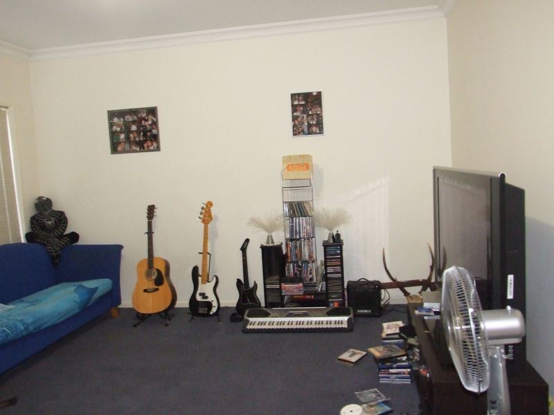 6 St Leonards Way, Pakenham VIC 3810