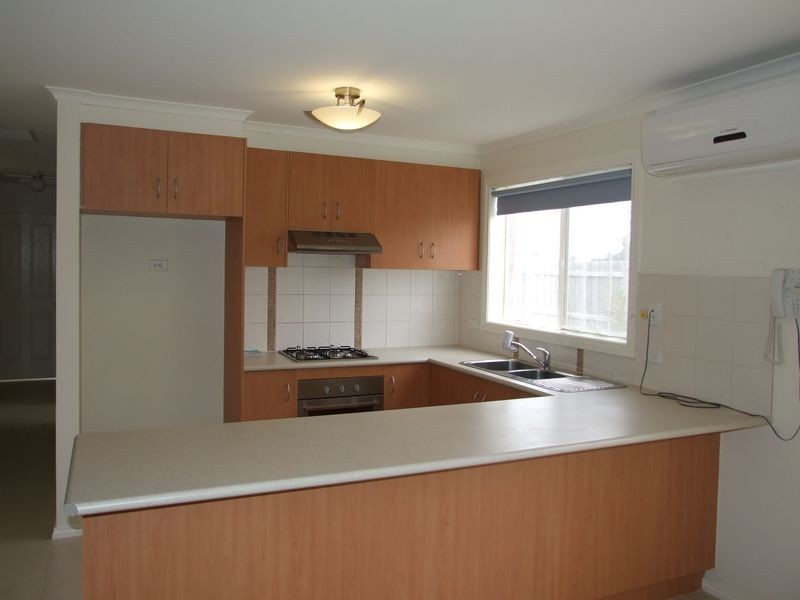 7/11 King Street, Pakenham VIC 3810