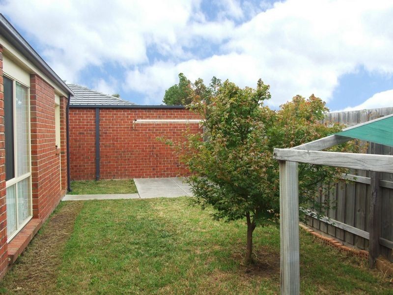 7/11 King Street, Pakenham VIC 3810