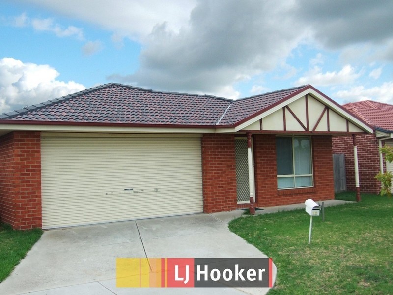 12 Grice Quadrant, Pakenham VIC 3810