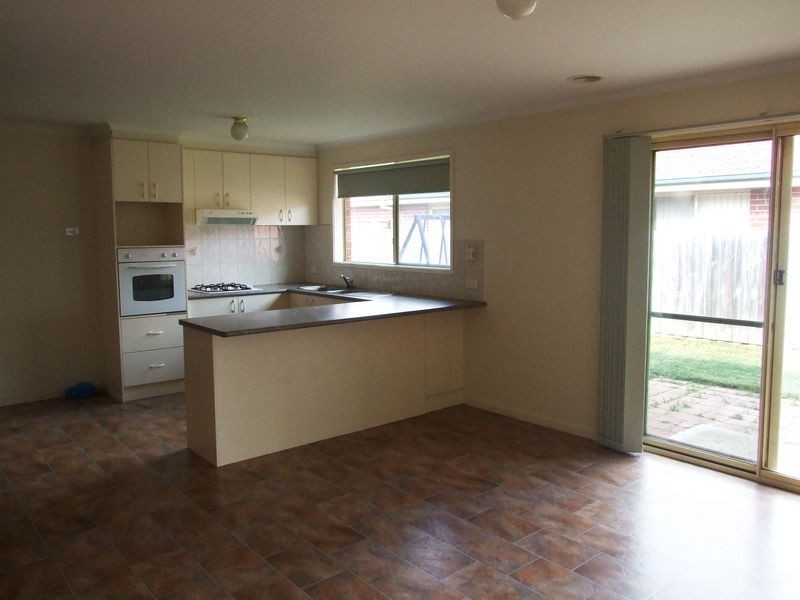 12 Grice Quadrant, Pakenham VIC 3810