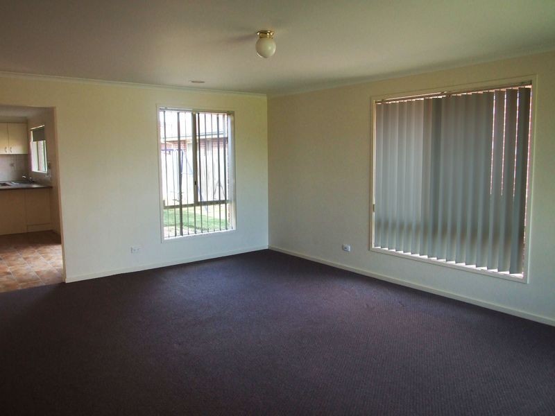12 Grice Quadrant, Pakenham VIC 3810