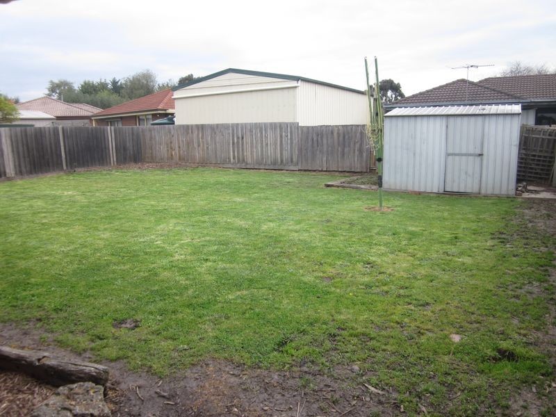 34 Duncan Drive, Pakenham VIC 3810