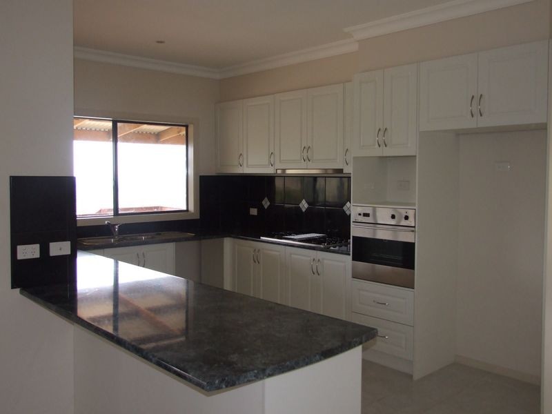 187 Ahern Road, Pakenham VIC 3810