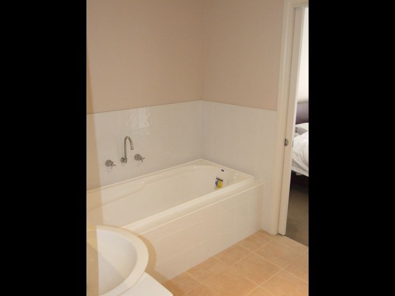 4/33 Princes Highway, Pakenham VIC 3810